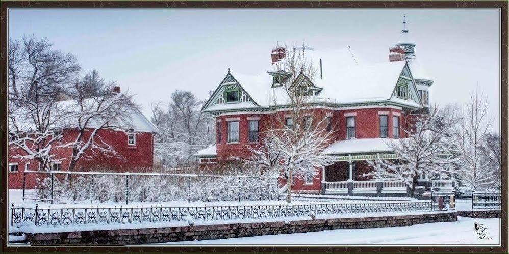 Ferris Mansion Bed And Breakfast Роулинс Экстерьер фото